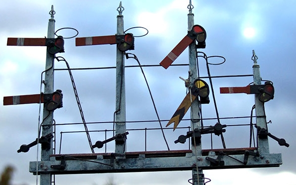 Signal电脑版更新失败回滚版本应急方案